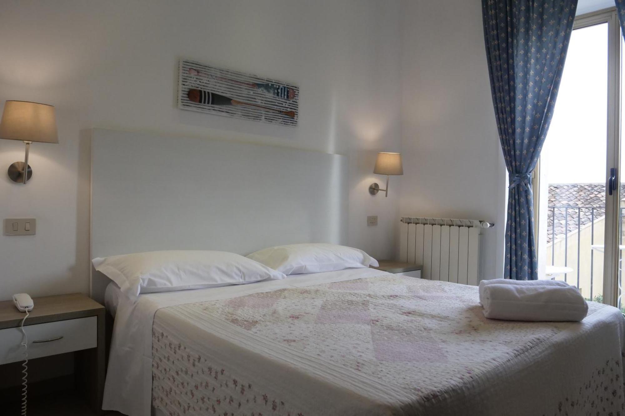 Hotel Elios Tao Taormina Exteriör bild