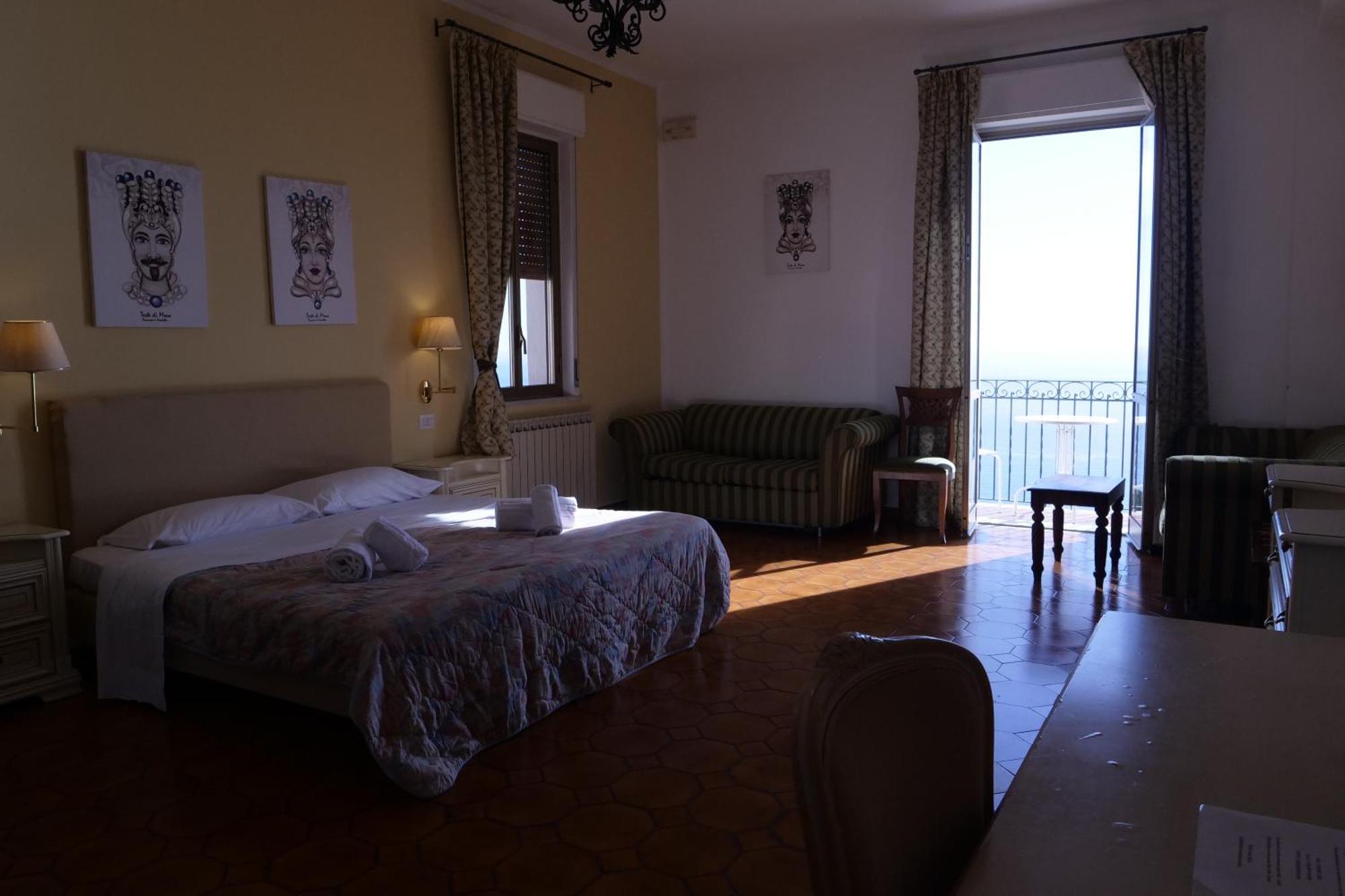 Hotel Elios Tao Taormina Exteriör bild
