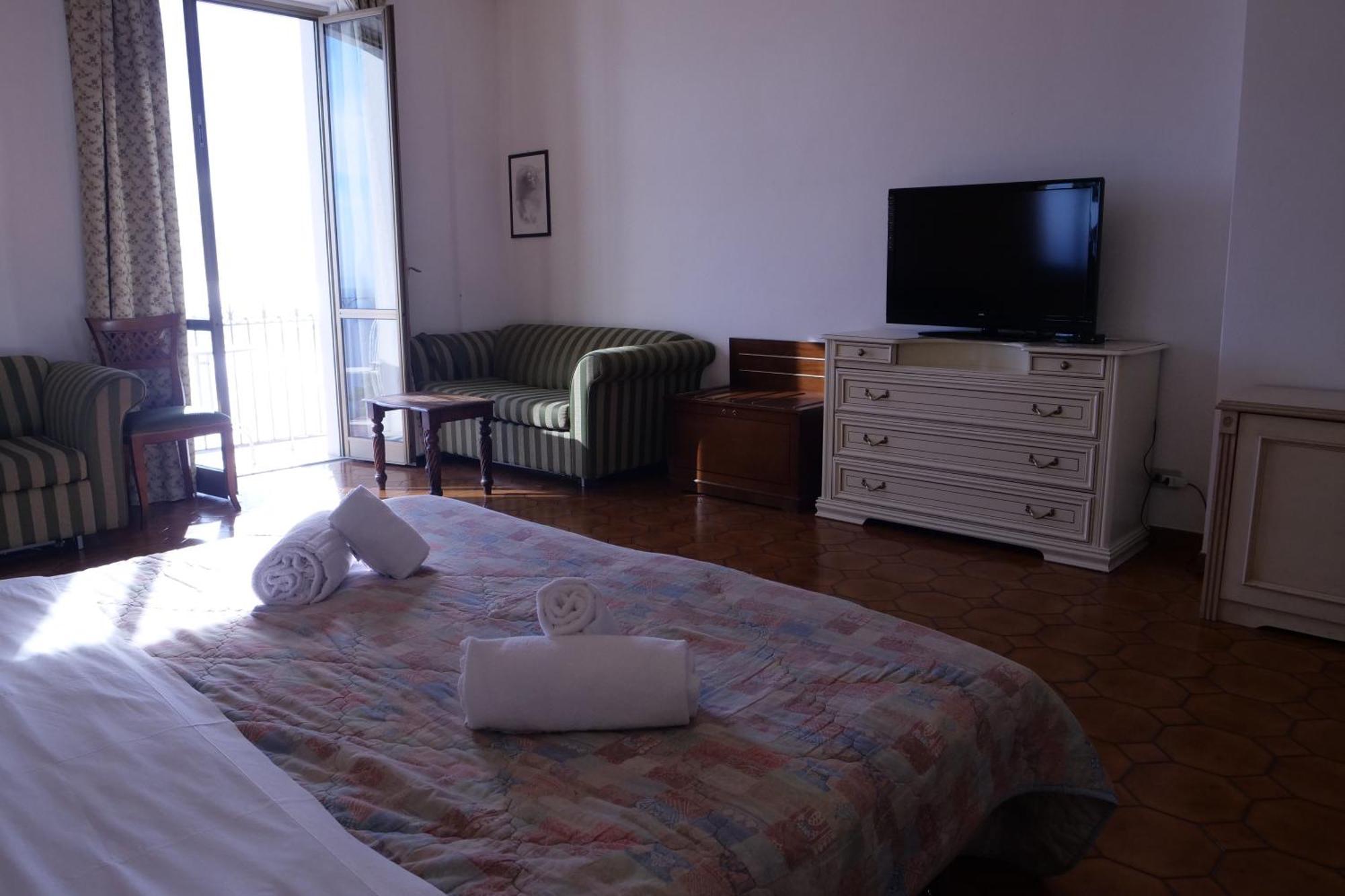 Hotel Elios Tao Taormina Exteriör bild