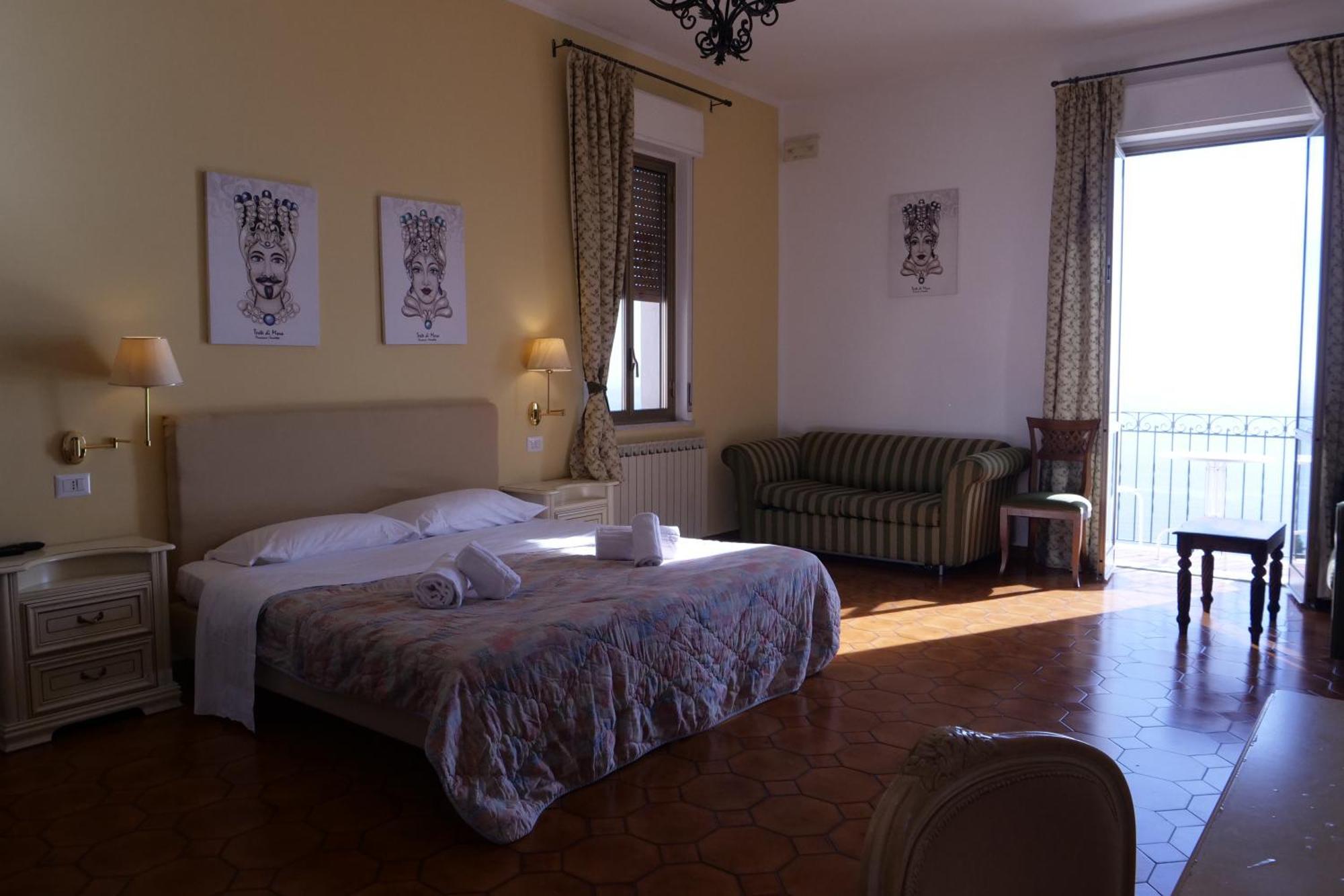 Hotel Elios Tao Taormina Exteriör bild