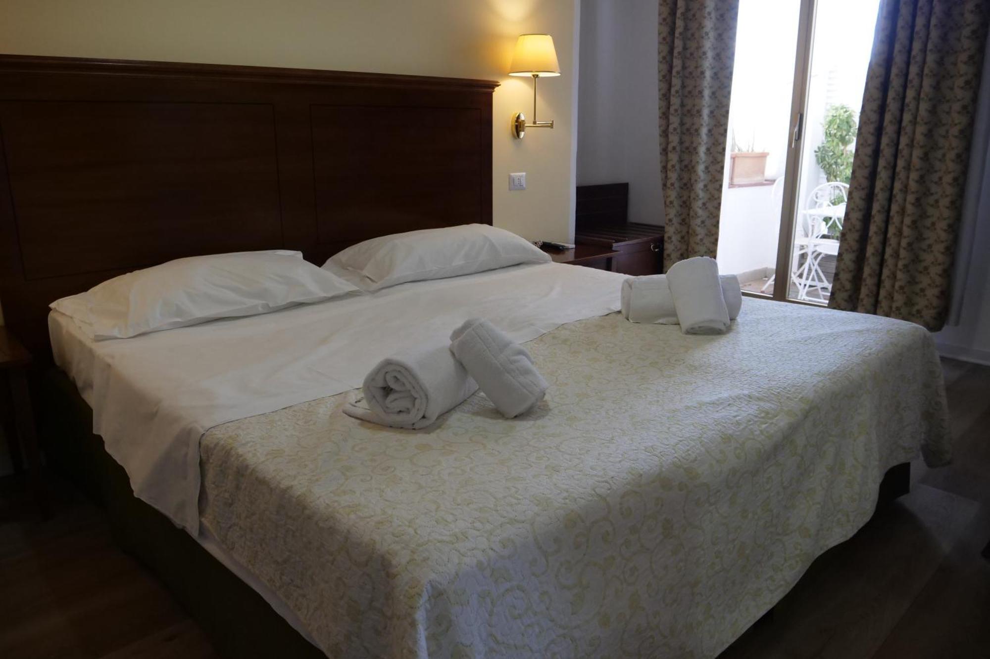 Hotel Elios Tao Taormina Exteriör bild