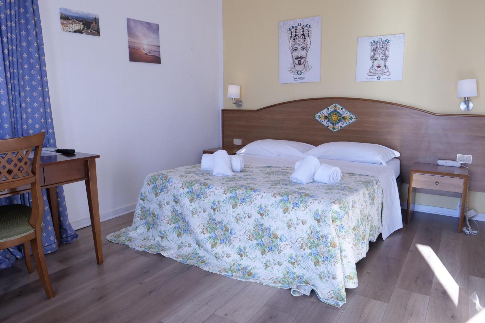 Hotel Elios Tao Taormina Exteriör bild